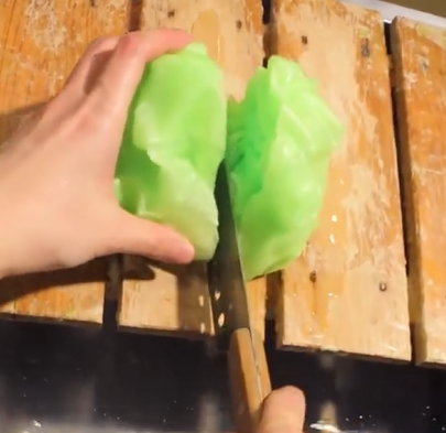 これ、何でできていると思いますか？